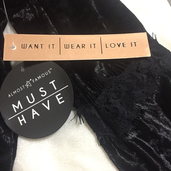 ALMOST FAMOUS Black long sleeve velvet top - Picture 6 of 8